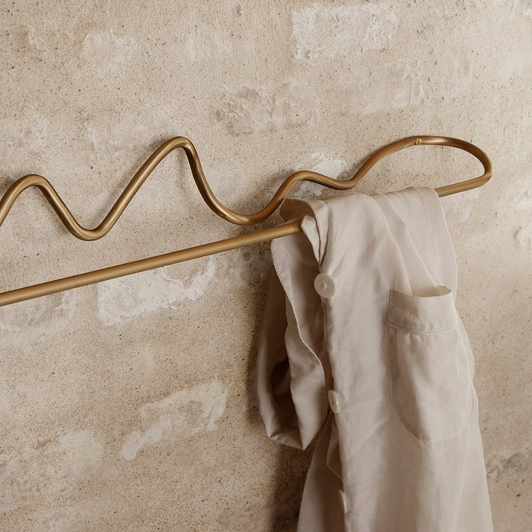 Curvature Towel Hanger