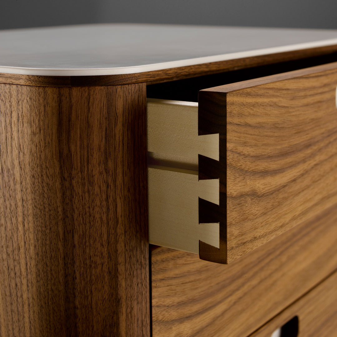 AK2420 Chest of Drawers