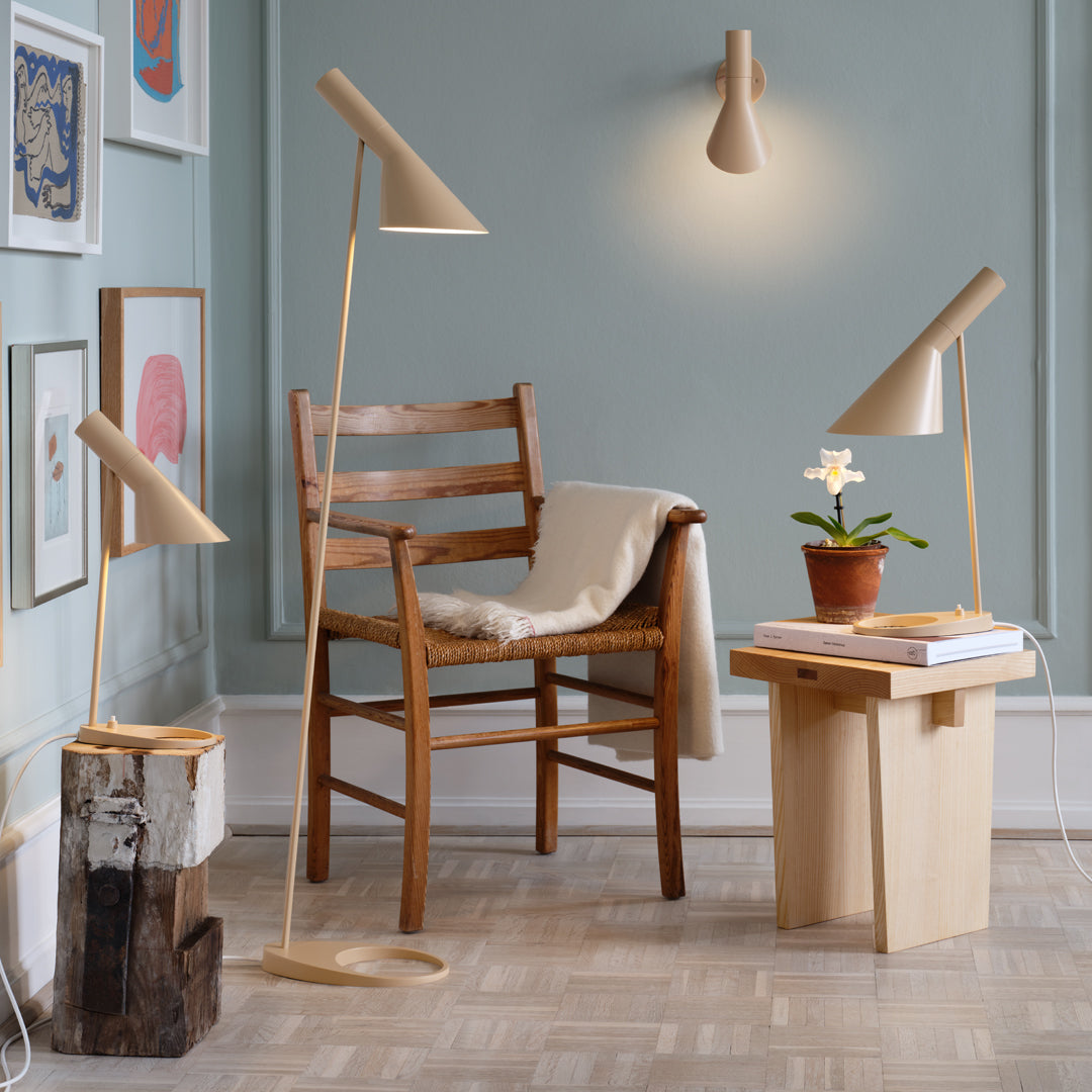 Mid-Century modern scandinavian table lamp AJ MINI, white by Arne Jacobsen  for Louis Poulsen.