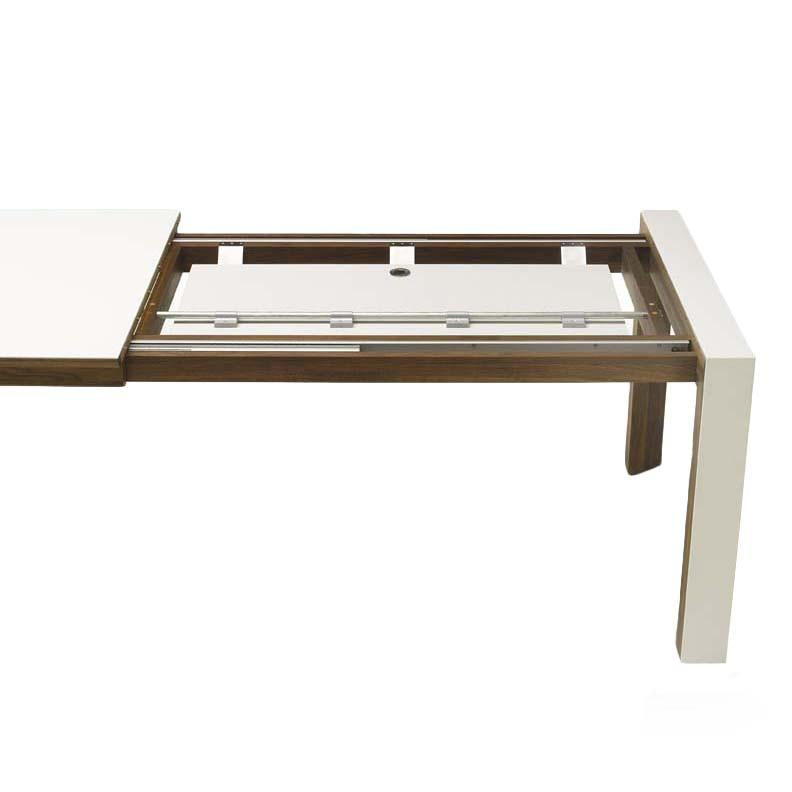 GM7700 Table