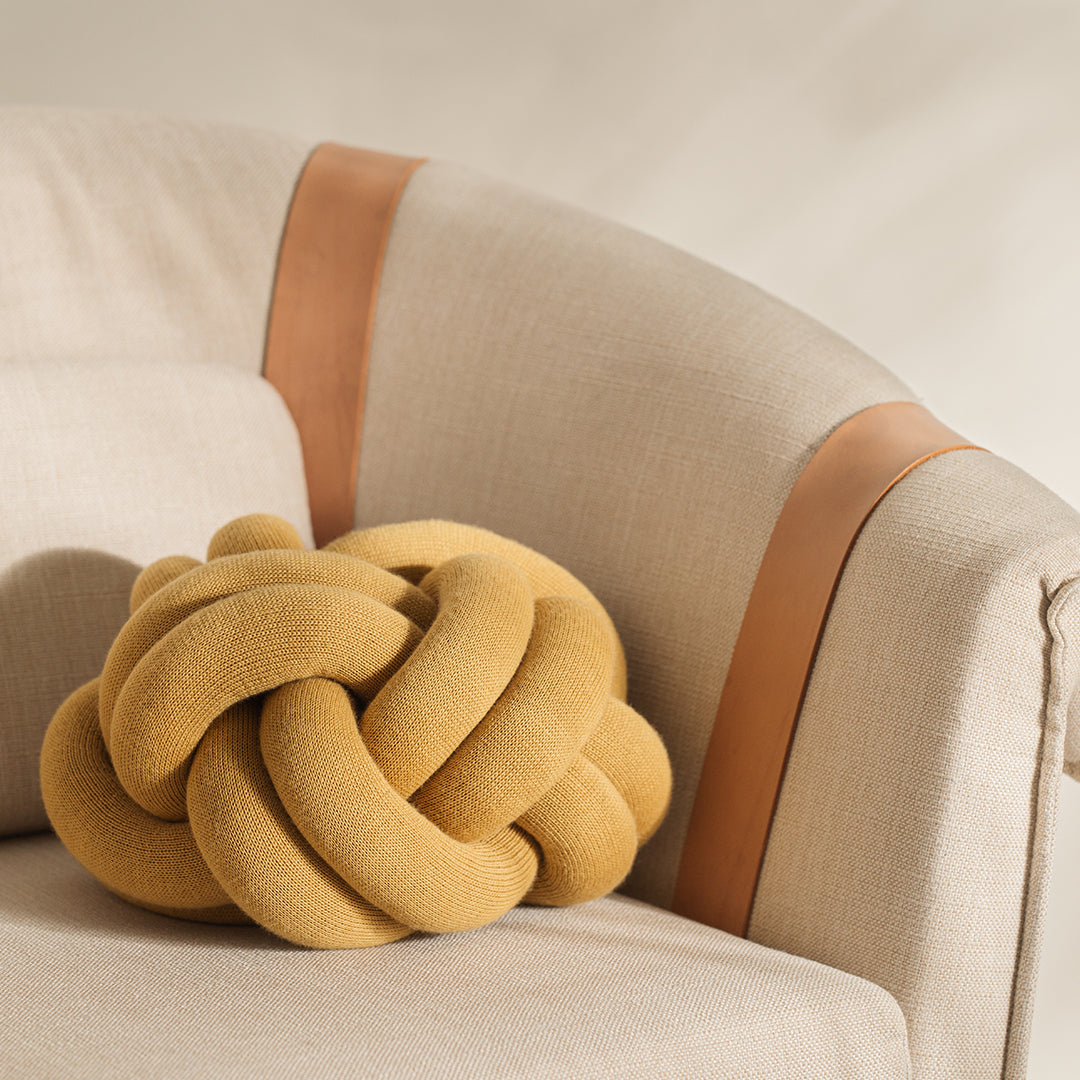 Knot Cushion